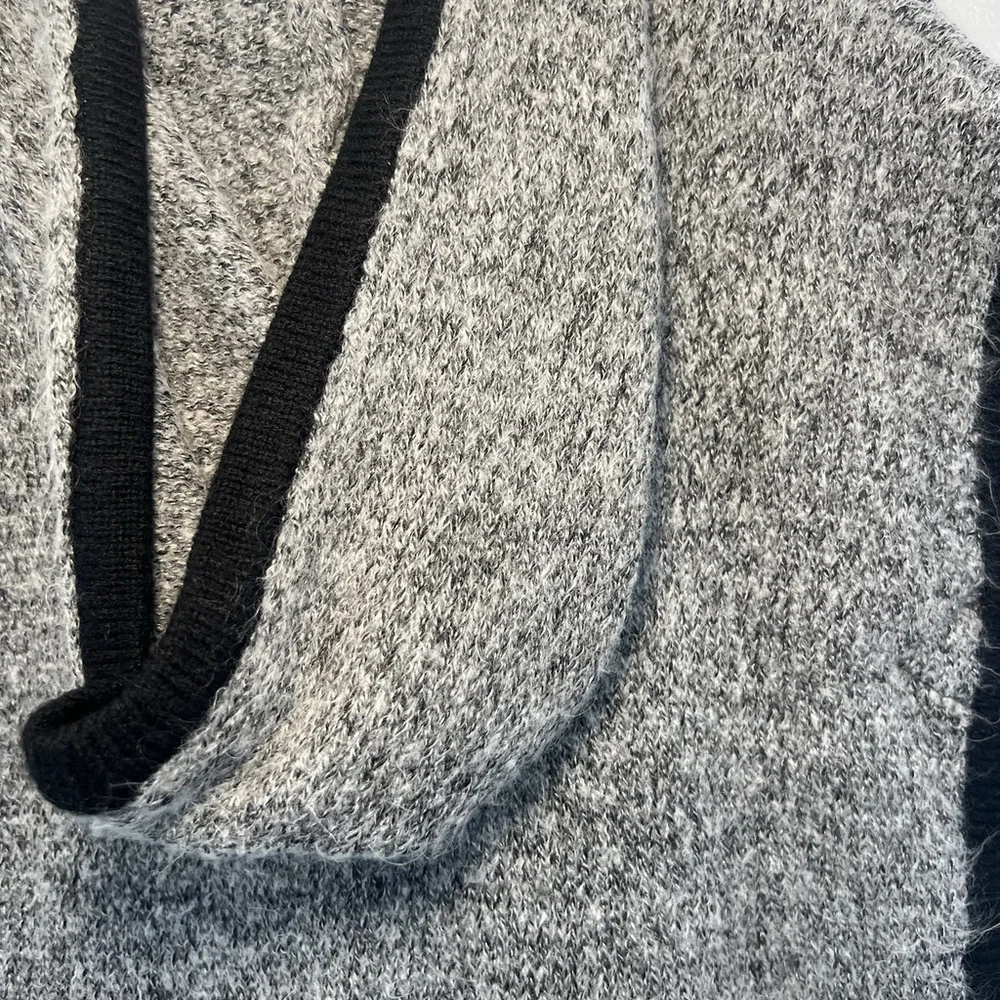 Carter's Girl Hooded Pullover Poncho Knit Black Gray Toddler Size 3T Sweater Top